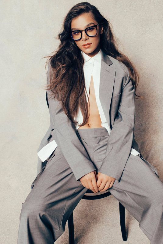 HAILEE STEINFELD for Prive Revaux, August 2023