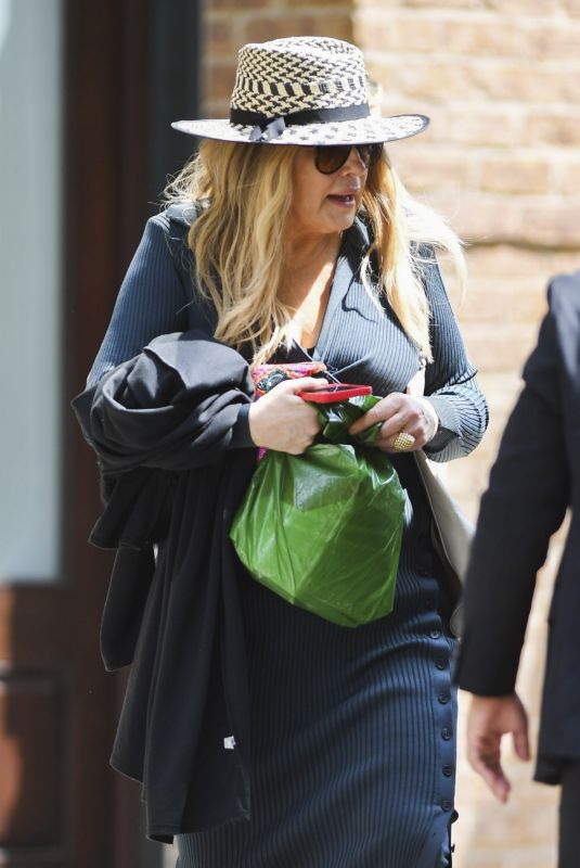 JENNIFER COOLIDGE Out and About in New York 08/05/2023