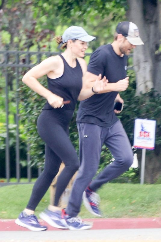 JENNIFER GARNER and John Miller Out Jogging in Brentwood 08/14/2023