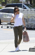 JENNIFER GARNER Out and About in Brentwood 08/12/2023