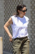 JENNIFER GARNER Out and About in Brentwood 08/12/2023