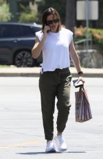 JENNIFER GARNER Out and About in Brentwood 08/12/2023