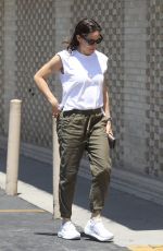 JENNIFER GARNER Out and About in Brentwood 08/12/2023