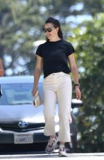 JENNIFER GARNER Out and About in Brentwood 08/17/2023