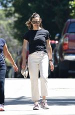 JENNIFER GARNER Out and About in Brentwood 08/17/2023