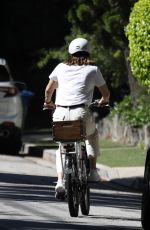 JENNIFER GARNER Out Riding a Bike in Brentwood 08/27/2023