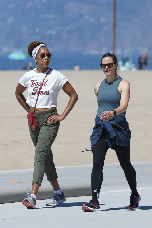 JENNIFER GARNER Out with a Friend at Santa Monica Beach 08/22/2023