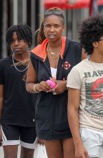 JENNIFER HUDSON Shopping for New Glasses at EyeBar Optician in Beverly Hills 07/31/2023