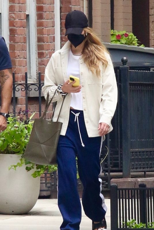 JENNIFER LAWRENCE Leaves a Pedicure and Massage in New York 08/25/2023