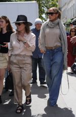 JENNIFER LOPEZ Shopping for Some Antique at Le Marais and Saint Germain Area in Paris 08/07/2023