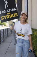JERI RYAN at SAG-Aftra and the WGA Picket at Warner Brothers in Los Angeles 08/14/2023
