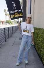 JERI RYAN at SAG-Aftra and the WGA Picket at Warner Brothers in Los Angeles 08/14/2023