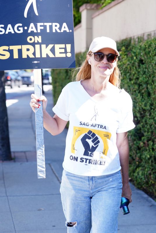 JERI RYAN at SAG Strike at Warner Brothers Studios in Burbank 08/26/2023