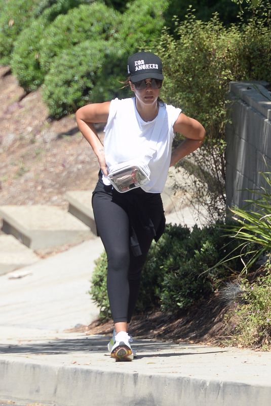 JESSICA ALBA Out Hiking in Los Angeles 08/07/2023