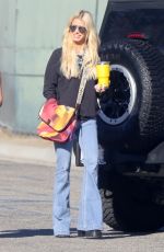 JESSICA SIMPSON Out for Grocery Shopping in Los Angeles 08/19/2023