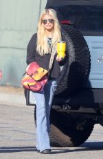 JESSICA SIMPSON Out for Grocery Shopping in Los Angeles 08/19/2023