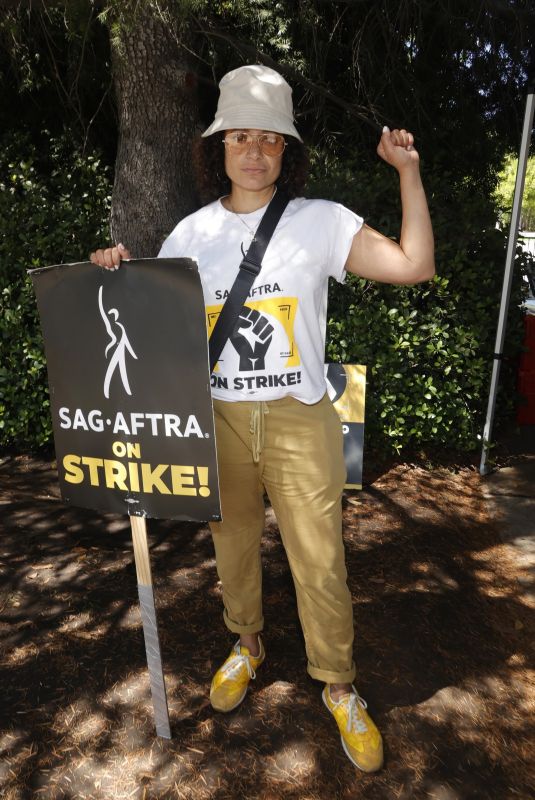 JUDY REYES at SAG-AFTRA and WGA Strike at Warner Brothers Studios in Burbank 08/18/2023