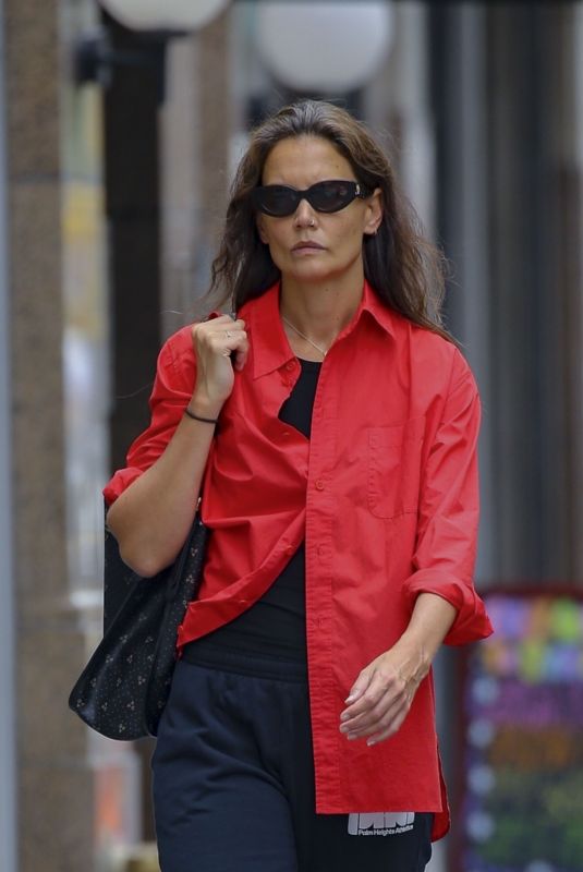 KATIE HOLMES Out and About in New York 08/14/2023