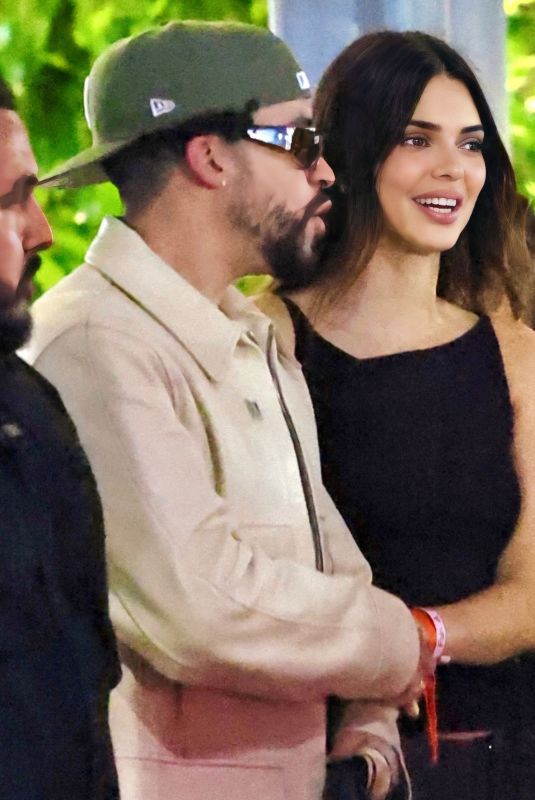 KENDALL JENNER and Bad Bunny Arrives at Drake’s It’s All A Blur Concert in inglewood 08/14/2023