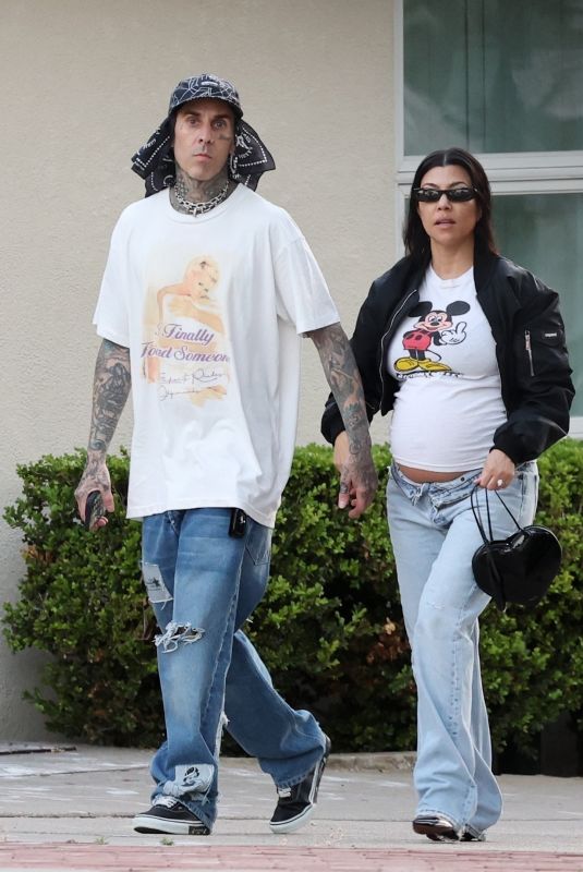 KOURTNEY KARDASHIAN and Travis Barker Out in Los Angeles 08/02/2023