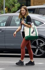KRISTEN BELL Shopping at Lazy Acres Market in Los Feliz 08/09/2023