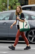 KRISTEN BELL Shopping at Lazy Acres Market in Los Feliz 08/09/2023