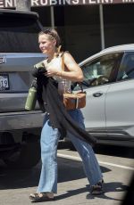 KRISTEN BELL Visiting a Dermatologist in Studio City 08/08/2023