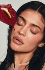 KYLIE JENNER - Kylie Cosmetics Summer 2023