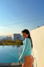 LILY CHEE - Instagram Photos and Videos 08/15/2023