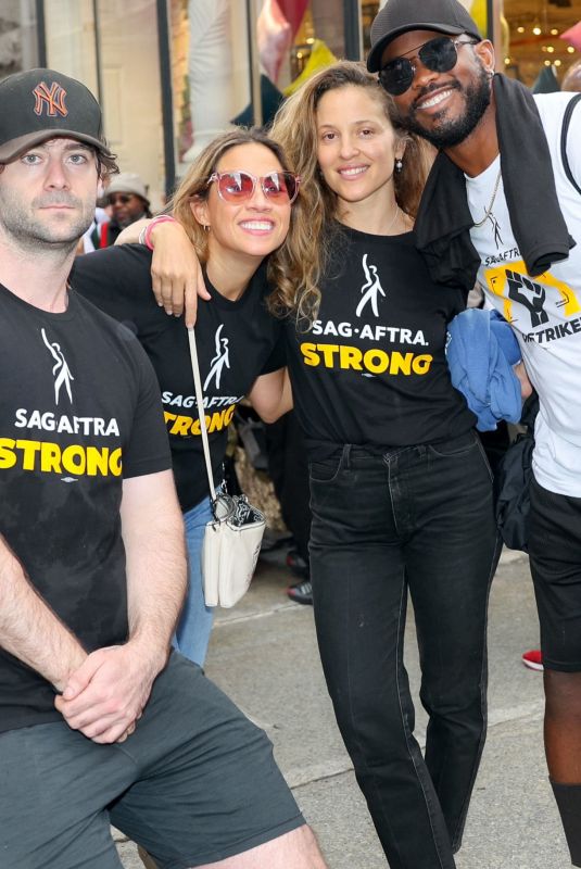 MARGARETA LEVIEVA at Sag-aftra and Wga Strike in New York 08/08/2023