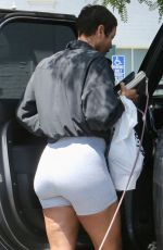 NICOLE MURPHY Out Shopping with Her Dog at Bristol Farms in Beverly Hills 08/23/2023 