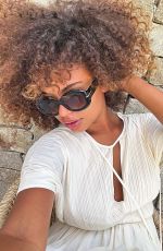 PAOLA LOCATELLI - Instagram Photos 08/07/2023