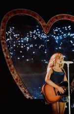 SABRINA CARPENTER - Emails I Can