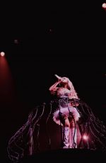 SABRINA CARPENTER - Emails I Can