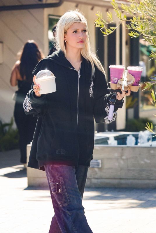 SAMI SHEEN at Sunlife Organics in Malibu 08/13/2023