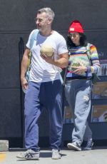 SARAH SILVERMAN and Rory Albanese Shopping for Groceries in Los Feliz 08/27/2023