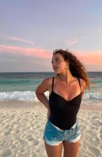 SOFIE DOSSI - Instagram Photos 08/05/2023
