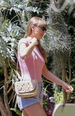 TAYLOR SWIFT Arrives at a Recording Studio in Los Angeles 08/01/2023