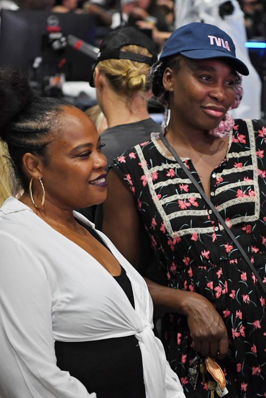 VENUS WILLIAMS at 50 Cent’s The Final Lap Tour in West Palm Beach 08/20/2023
