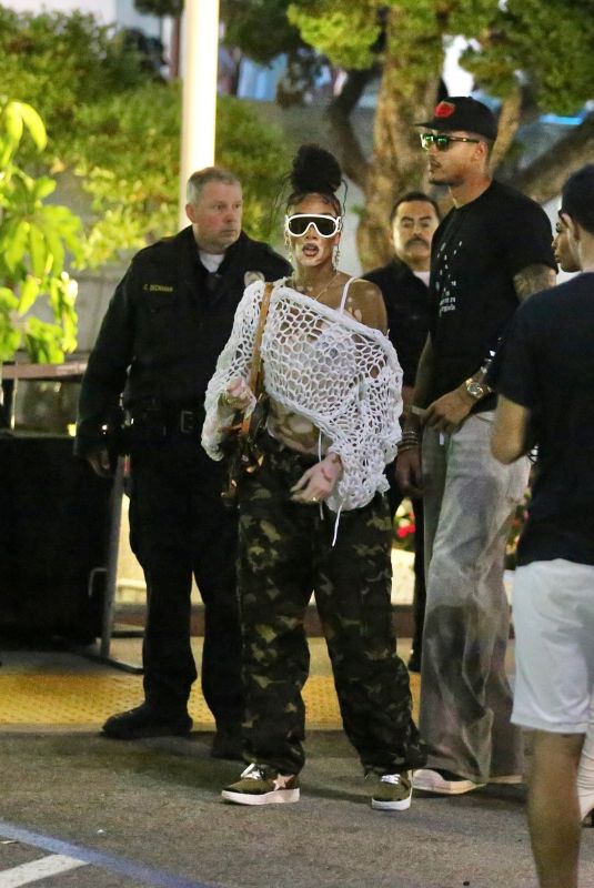WINNIE HARLOW and Kyle Arrives at Drake