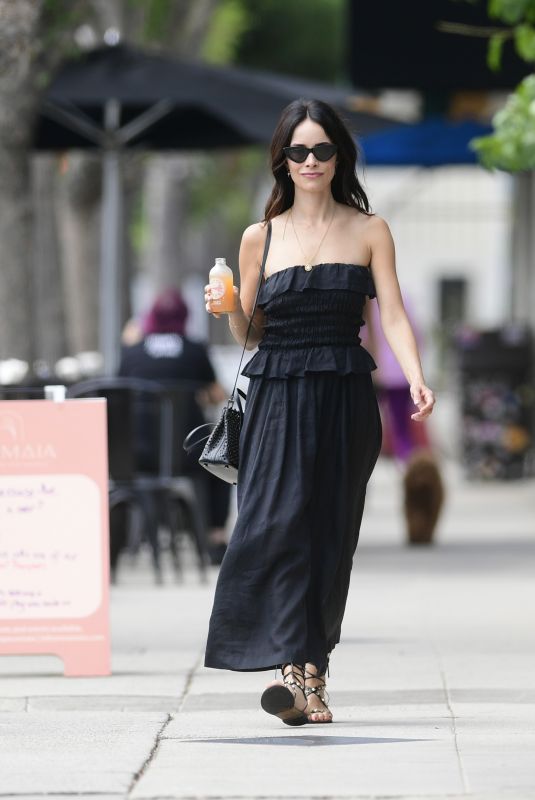 ABIGAIL SPENCER Leaves a Juice Bar in Los Angeles 09/12/2023