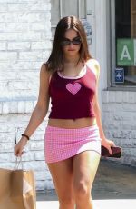 ADDISON RAE Grabs Lunch to Go in Los Feliz 09/25/2023