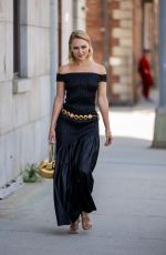 ANNASOPHIA ROBB at Gabriela Hearst Spring 2024 Ready to Wear Runway Show in New York 09/12/2023