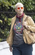 ANNIE LENNOX Out for Lunch at L