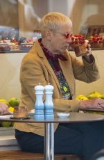 ANNIE LENNOX Out for Lunch at L