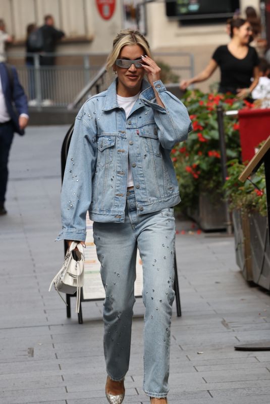 ASHLEY ROBERTS in Double DeLeaves Heart Radio in London 09/15/2023
