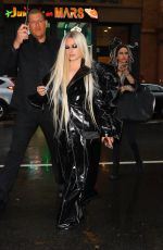 AVRIL LAVIGNE Arrives at Christian Siriano SS24 Runway Show at New York Fashion Week 09/08/2023