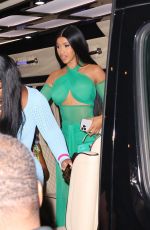 CARDI B Arrivevs at Her VMA