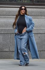 CHELSEE HEALEY Shooting for Her Clothing Range Rags The Label in Manchester 08/31/2023