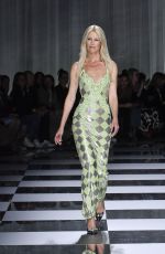 CLAUDIA SCHIFFER at Versace Fashion Show in Milan 09/22/2023
